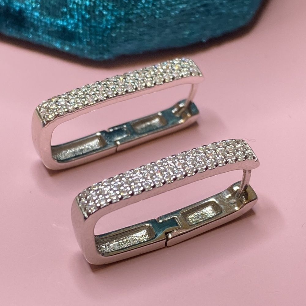 💛 NEW 925 Cubic Zirconium Rectangular Hoop Earrings - Picture 5 of 6